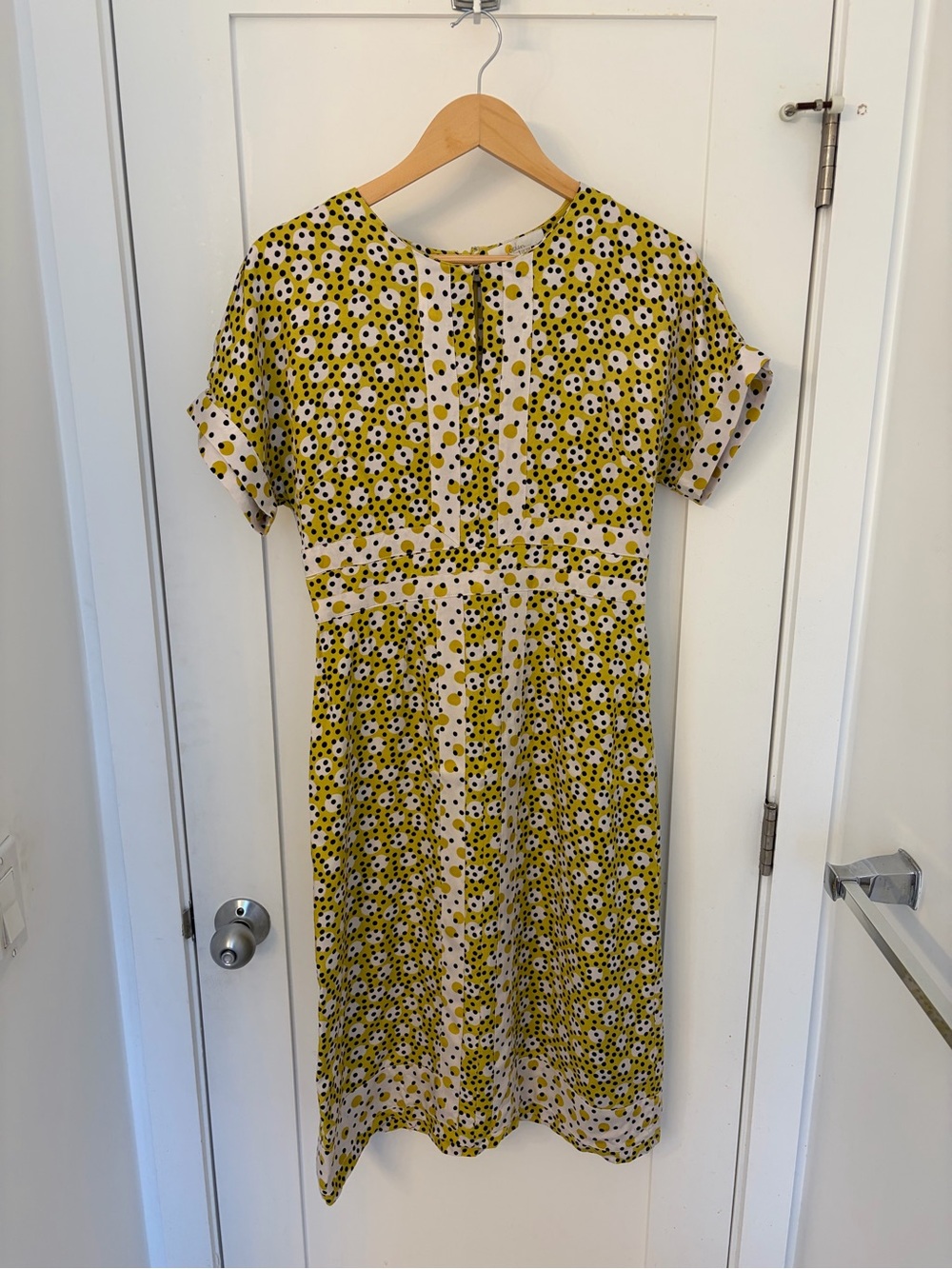 BODEN Esmeralda Yellow Polka Dot Viscose Dress Slit Neck Retro UK 10R / US 6R - Picture 2 of 11